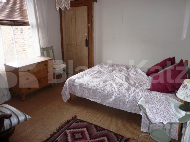 			INCLUSIVE OF ALL BILLS!, 2 Bedroom, 1 bath, 1 reception Flat			 St Lukes Road, PORTOBELLO/WESTBOURNE PARK W11